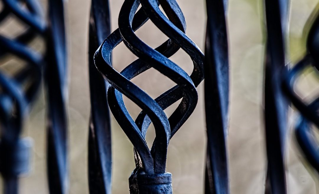 VIVSINT+: SMALTO SINTETICO UNIVERSALE PER FERRO E LEGNO VIVSINT+ è