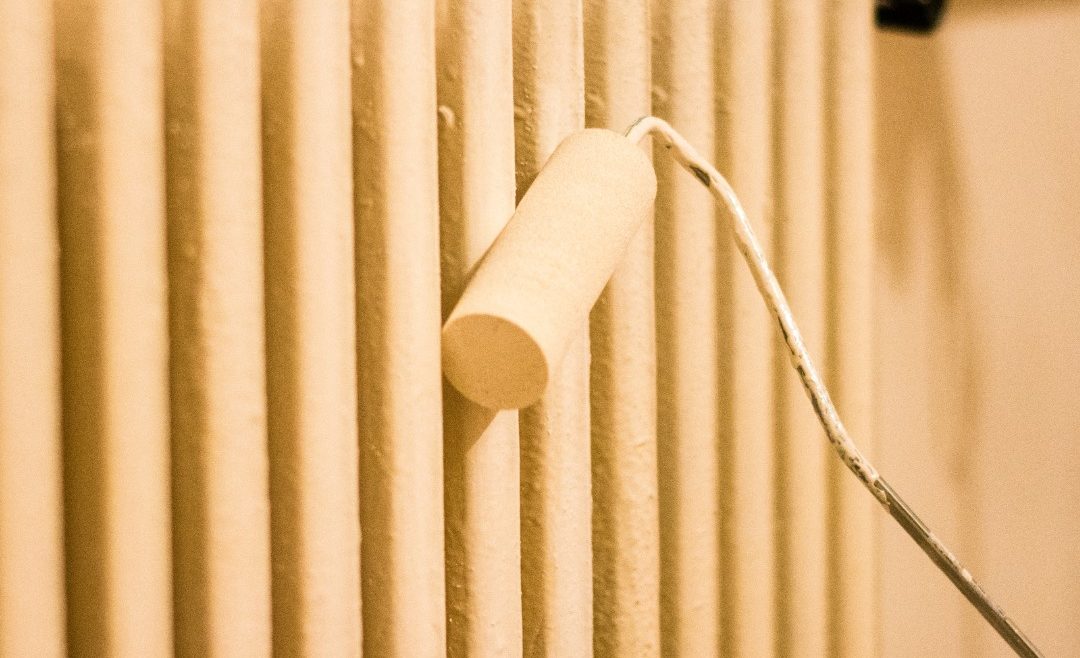 IDROFINISH: SMALTO ACRILICO PREGIATO ALL'ACQUA PER FERRO E LEGNO Questo