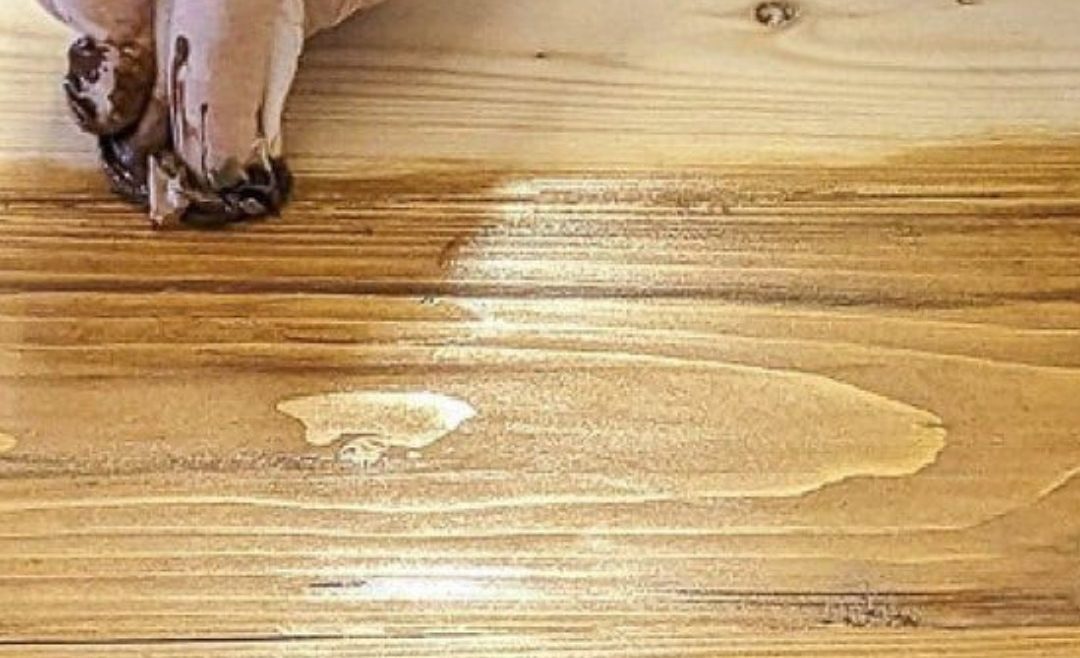 VERNICE TURAPORI: FONDO PREPARATORIO PROFESSIONALE PER LEGNO Questa vernice di