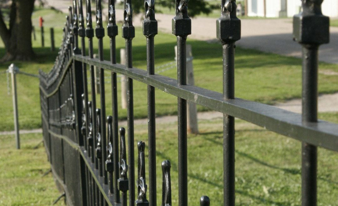 "Ironviv: monocomponent micaceous enamel for iron and galvanized this monocomponent