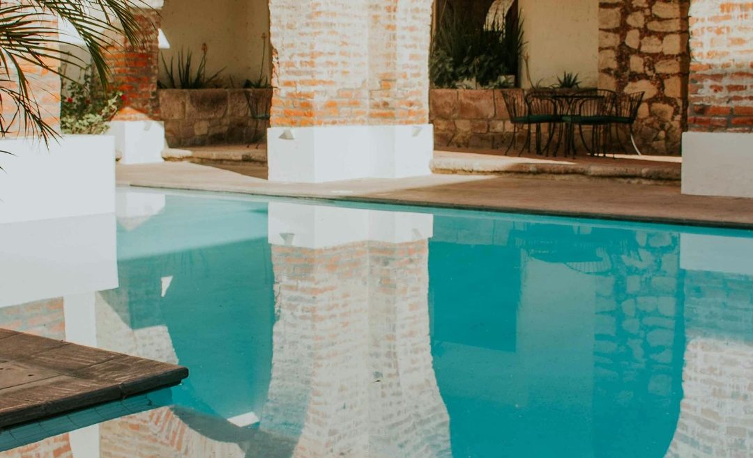 CHLOROVIV : ÉMAIL CAOUTCHOUC CHLORÉ POUR PISCINES ET ENVIRONNEMENTS EXTRÊMES