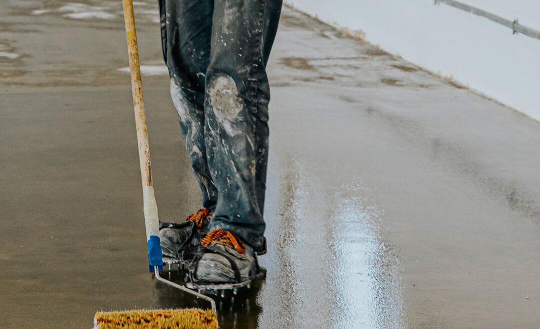 ACRIVIV PAVIMENTI: FINITURA ACRILICA BICOMPONENTE PER PAVIMENTI La finitura bicomponente
