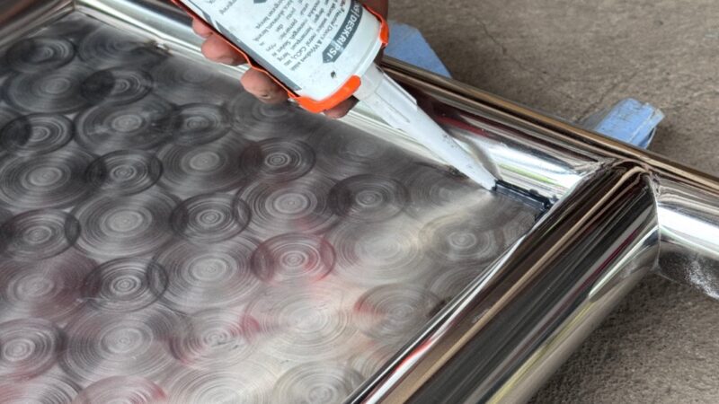 SIMP SEAL 55: SIGILLANTE UNIVERSALE AD ALTE PRESTAZIONI L'adesivo sigillante monocomponente