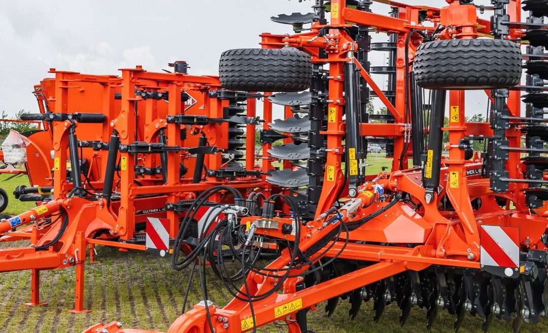 SUPERLUX LUCIDO: FAST DRYING SYNTHETIC ENAMEL The fast drying enamel with good