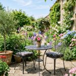 Le mobilier de jardin en fer vit dehors toute l’année